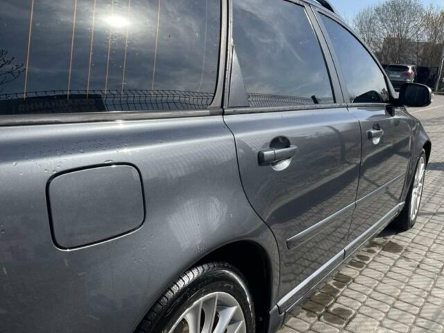 Сірий Вольво V50, об'ємом двигуна 2 л та пробігом 240 тис. км за 6300 $, фото 4 на Automoto.ua