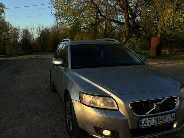 Сірий Вольво V50, об'ємом двигуна 2 л та пробігом 243 тис. км за 6400 $, фото 40 на Automoto.ua