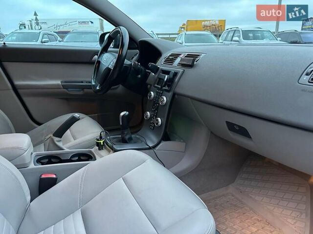 Сірий Вольво V50, об'ємом двигуна 2 л та пробігом 370 тис. км за 7140 $, фото 23 на Automoto.ua