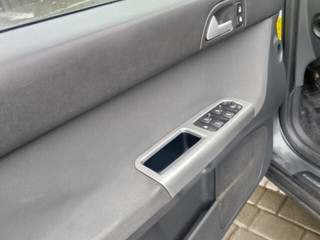 Серый Вольво В50, объемом двигателя 2 л и пробегом 333 тыс. км за 2200 $, фото 18 на Automoto.ua