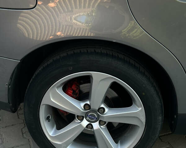 Серый Вольво В50, объемом двигателя 2 л и пробегом 261 тыс. км за 6600 $, фото 32 на Automoto.ua