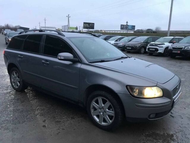 Серый Вольво В50, объемом двигателя 1.6 л и пробегом 367 тыс. км за 6490 $, фото 2 на Automoto.ua