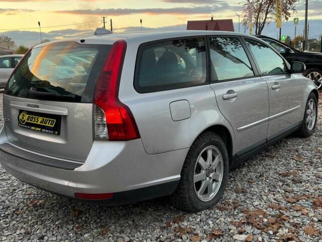 Серый Вольво В50, объемом двигателя 1.6 л и пробегом 217 тыс. км за 6800 $, фото 4 на Automoto.ua