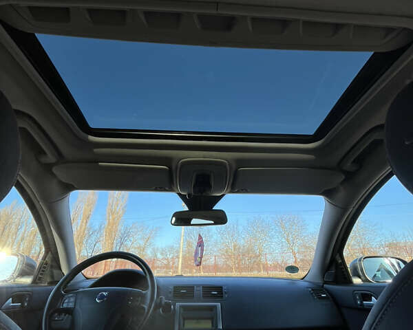 Серый Вольво В50, объемом двигателя 1.98 л и пробегом 205 тыс. км за 6500 $, фото 24 на Automoto.ua