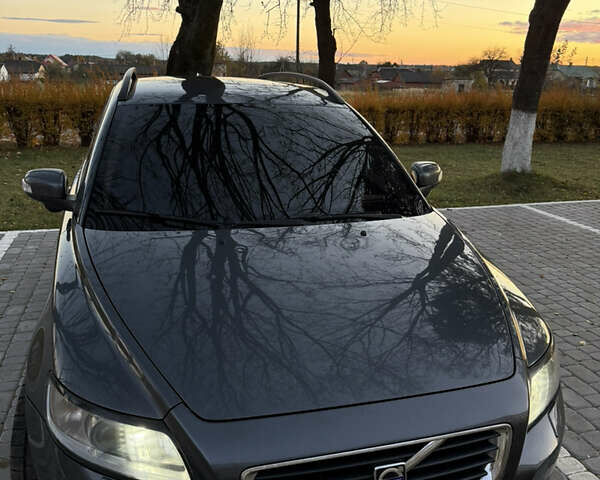 Вольво В50 2008 в Рава-Русская на Automoto.ua Серый Вольво В50, объемом двигателя 2 л и пробегом 418 тыс. км за 5499 $, фото 4 на Automoto.ua