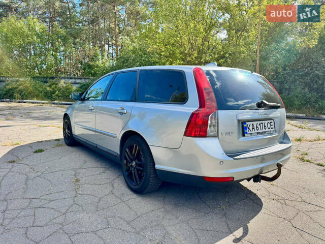 Сірий Вольво V50, об'ємом двигуна 2 л та пробігом 241 тис. км за 7500 $, фото 6 на Automoto.ua