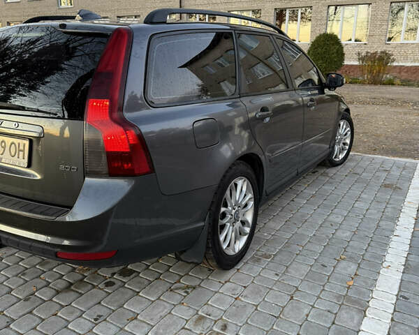 Вольво В50 2008 в Рава-Русская на Automoto.ua Серый Вольво В50, объемом двигателя 2 л и пробегом 418 тыс. км за 5499 $, фото 12 на Automoto.ua