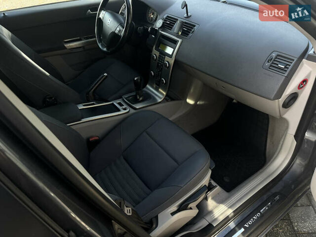 Сірий Вольво V50, об'ємом двигуна 1.6 л та пробігом 232 тис. км за 4800 $, фото 25 на Automoto.ua