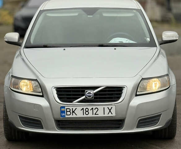 Сірий Вольво V50, об'ємом двигуна 1.6 л та пробігом 230 тис. км за 5999 $, фото 7 на Automoto.ua