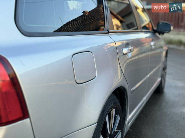 Серый Вольво В50, объемом двигателя 2 л и пробегом 340 тыс. км за 7300 $, фото 6 на Automoto.ua