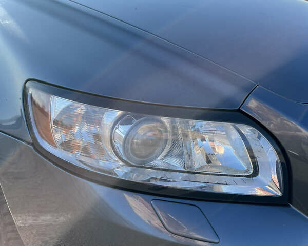 Серый Вольво В50, объемом двигателя 1.98 л и пробегом 205 тыс. км за 6500 $, фото 6 на Automoto.ua