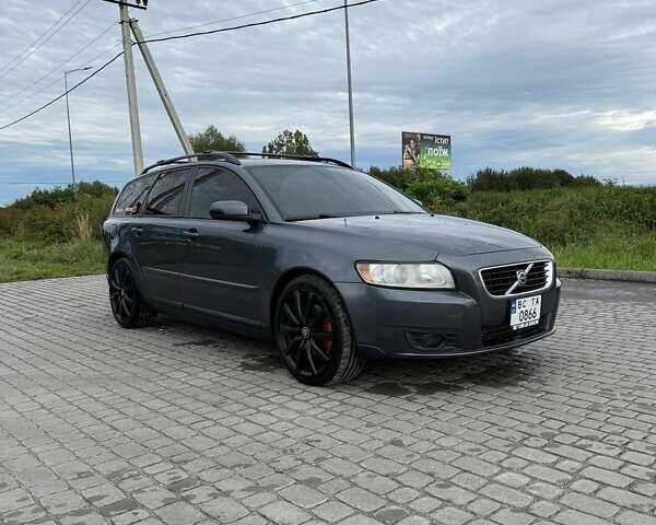 Сірий Вольво V50, об'ємом двигуна 2 л та пробігом 339 тис. км за 7500 $, фото 2 на Automoto.ua