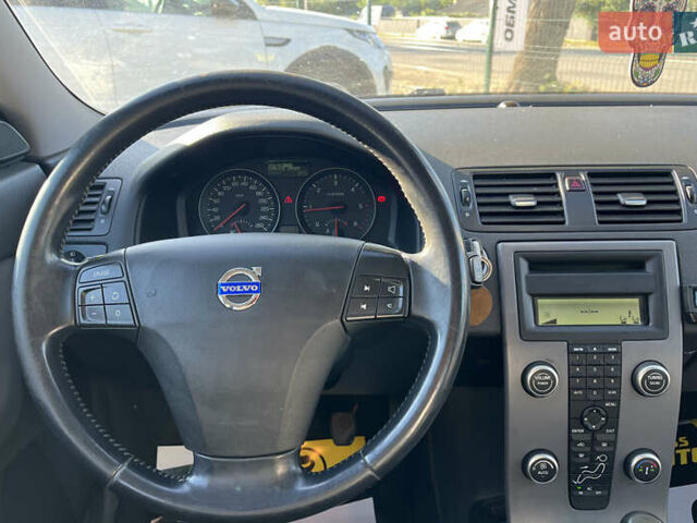 Серый Вольво В50, объемом двигателя 1.56 л и пробегом 217 тыс. км за 7000 $, фото 19 на Automoto.ua