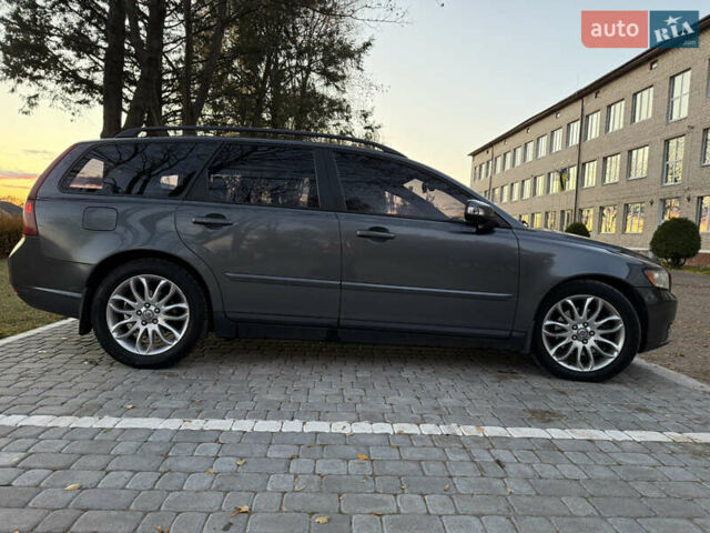 Вольво В50 2008 в Рава-Русская на Automoto.ua Серый Вольво В50, объемом двигателя 2 л и пробегом 418 тыс. км за 5499 $, фото 9 на Automoto.ua