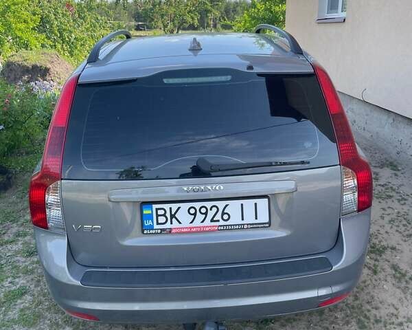 Сірий Вольво V50, об'ємом двигуна 2 л та пробігом 507 тис. км за 6600 $, фото 2 на Automoto.ua