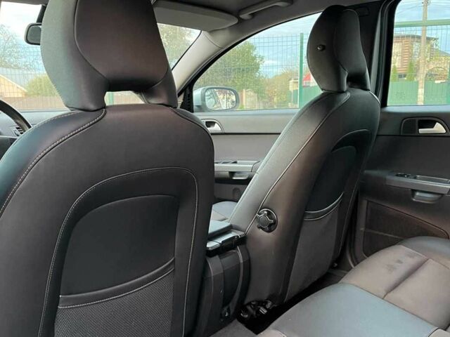 Серый Вольво В50, объемом двигателя 1.6 л и пробегом 217 тыс. км за 6800 $, фото 18 на Automoto.ua