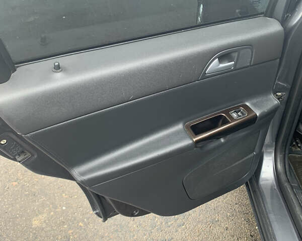 Серый Вольво В50, объемом двигателя 1.56 л и пробегом 263 тыс. км за 5500 $, фото 9 на Automoto.ua