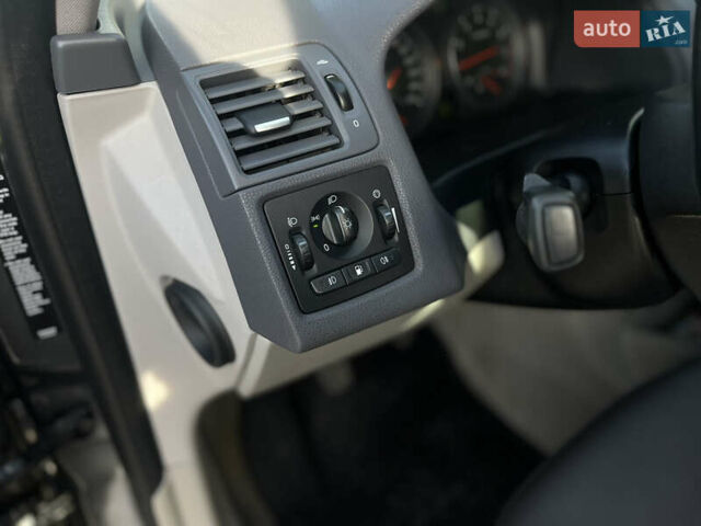 Сірий Вольво V50, об'ємом двигуна 1.6 л та пробігом 232 тис. км за 4800 $, фото 18 на Automoto.ua