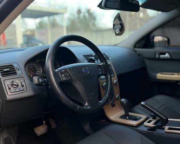 Сірий Вольво V50, об'ємом двигуна 2 л та пробігом 250 тис. км за 8300 $, фото 13 на Automoto.ua