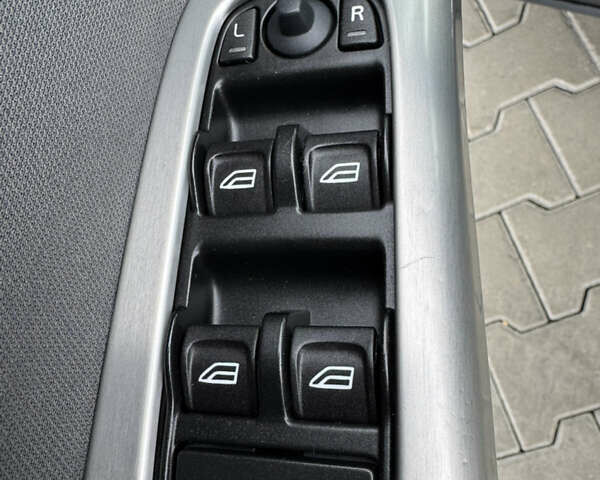Сірий Вольво V50, об'ємом двигуна 1.6 л та пробігом 217 тис. км за 6999 $, фото 32 на Automoto.ua