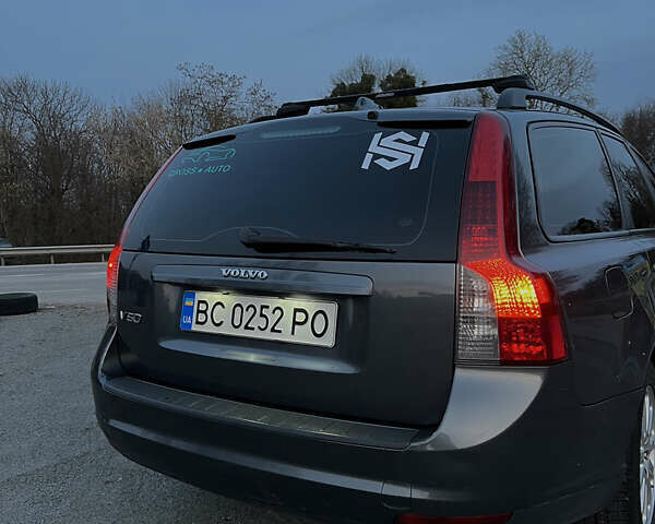 Серый Вольво В50, объемом двигателя 1.6 л и пробегом 284 тыс. км за 5750 $, фото 6 на Automoto.ua