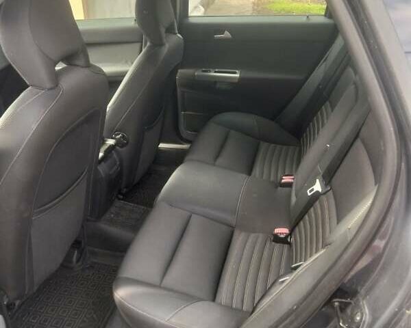 Серый Вольво В50, объемом двигателя 1.6 л и пробегом 290 тыс. км за 6000 $, фото 3 на Automoto.ua