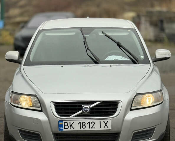 Серый Вольво В50, объемом двигателя 1.6 л и пробегом 230 тыс. км за 5899 $, фото 7 на Automoto.ua