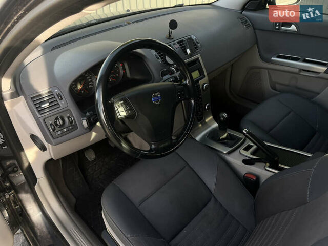 Сірий Вольво V50, об'ємом двигуна 1.6 л та пробігом 232 тис. км за 4800 $, фото 16 на Automoto.ua