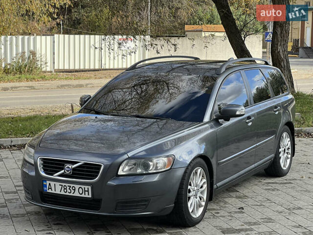 Вольво В50 2008 в Новояворовск на Automoto.ua Серый Вольво В50, объемом двигателя 2 л и пробегом 420 тыс. км за 5600 $, фото 1 на Automoto.ua