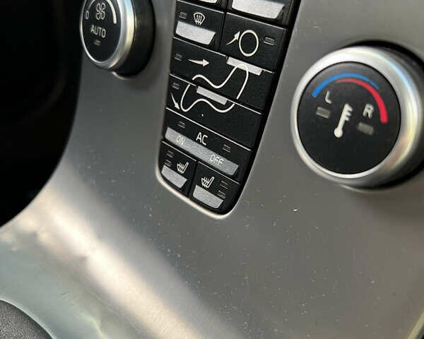 Вольво В50 2008 в Новояворовск на Automoto.ua Серый Вольво В50, объемом двигателя 2 л и пробегом 420 тыс. км за 5600 $, фото 21 на Automoto.ua