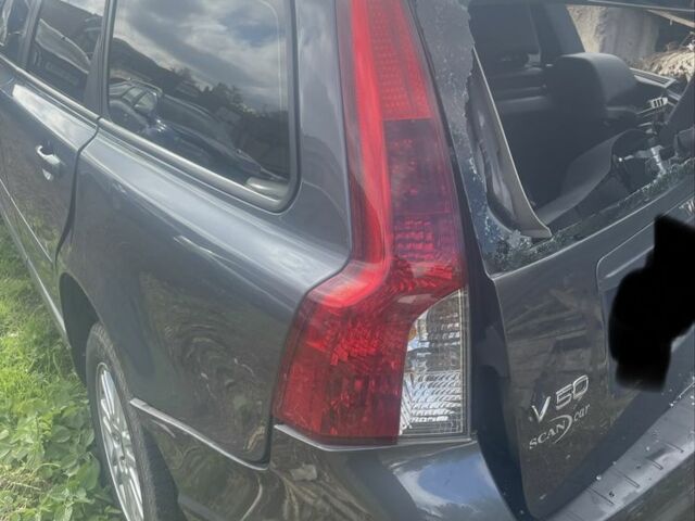 Сірий Вольво V50, об'ємом двигуна 1.6 л та пробігом 312 тис. км за 3099 $, фото 3 на Automoto.ua