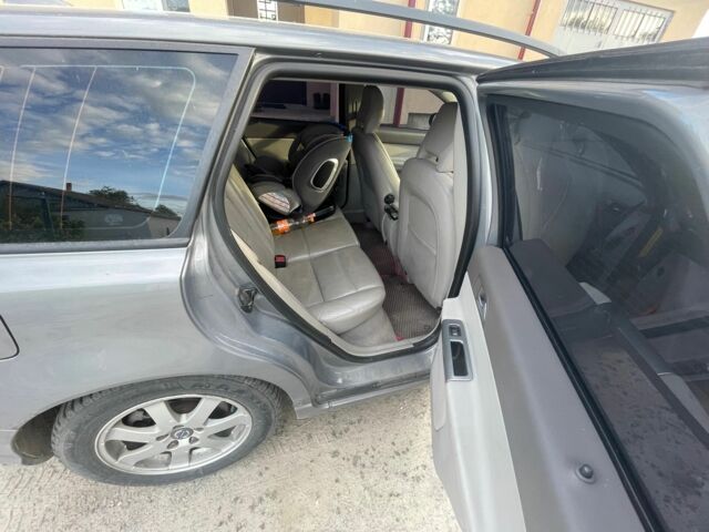 Серый Вольво В50, объемом двигателя 2 л и пробегом 507 тыс. км за 6600 $, фото 5 на Automoto.ua