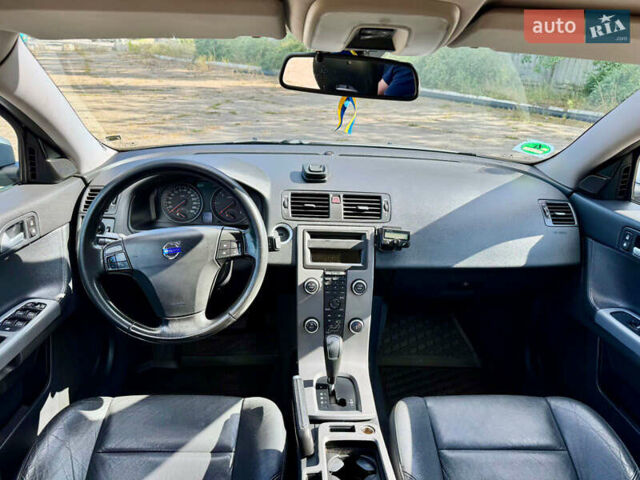 Сірий Вольво V50, об'ємом двигуна 2 л та пробігом 241 тис. км за 7500 $, фото 12 на Automoto.ua
