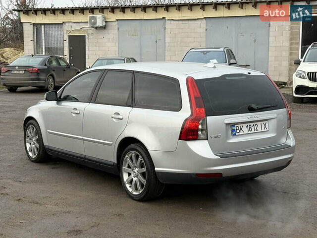 Серый Вольво В50, объемом двигателя 1.6 л и пробегом 230 тыс. км за 5899 $, фото 18 на Automoto.ua