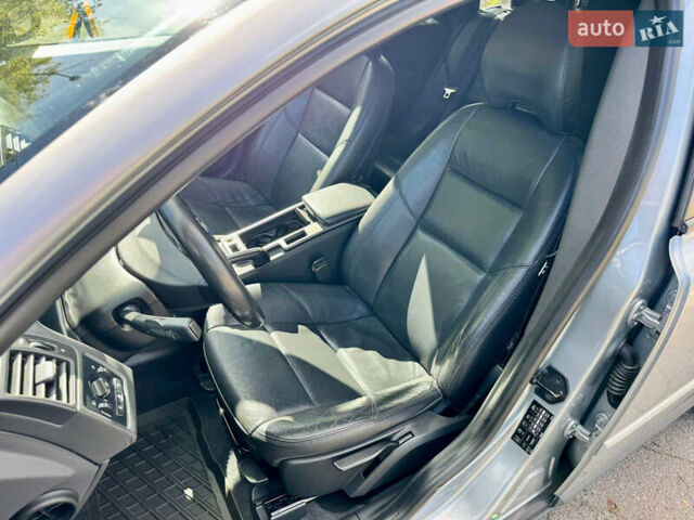 Сірий Вольво V50, об'ємом двигуна 2 л та пробігом 241 тис. км за 7500 $, фото 10 на Automoto.ua