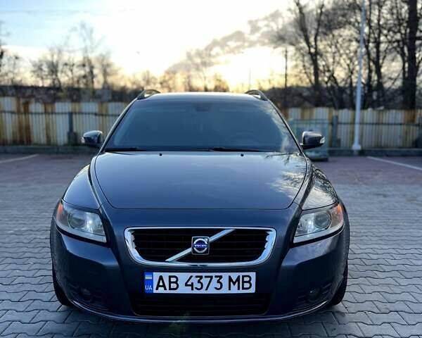 Сірий Вольво V50, об'ємом двигуна 2 л та пробігом 250 тис. км за 8300 $, фото 2 на Automoto.ua