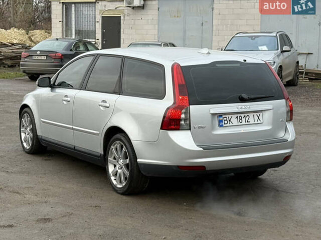 Сірий Вольво V50, об'ємом двигуна 1.6 л та пробігом 230 тис. км за 5999 $, фото 18 на Automoto.ua