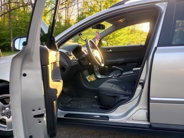 Вольво В50 2008 в Житомире на Automoto.ua Серый Вольво В50, объемом двигателя 1.8 л и пробегом 345 тыс. км за 5500 $, фото 7 на Automoto.ua