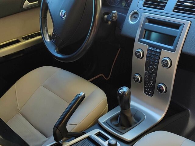 Сірий Вольво V50, об'ємом двигуна 1.6 л та пробігом 223 тис. км за 7200 $, фото 5 на Automoto.ua