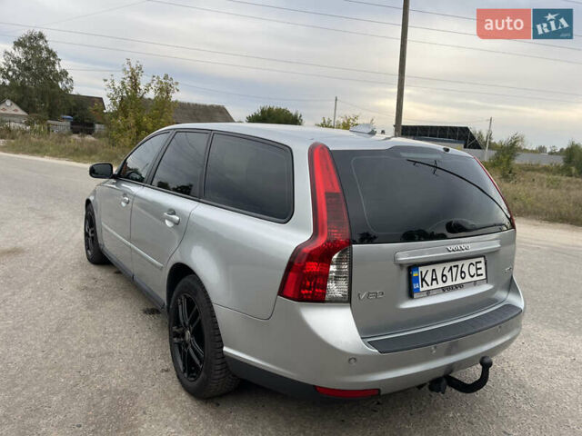 Сірий Вольво V50, об'ємом двигуна 2 л та пробігом 241 тис. км за 7500 $, фото 13 на Automoto.ua