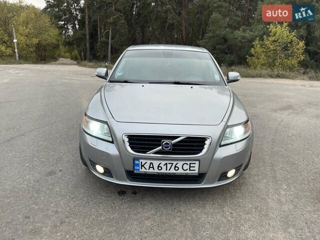 Сірий Вольво V50, об'ємом двигуна 2 л та пробігом 241 тис. км за 7500 $, фото 15 на Automoto.ua
