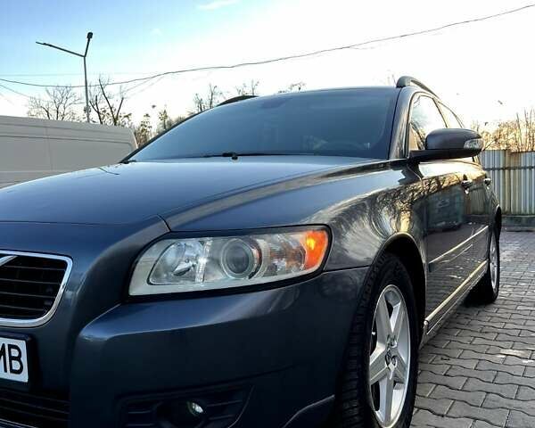 Сірий Вольво V50, об'ємом двигуна 2 л та пробігом 250 тис. км за 8300 $, фото 5 на Automoto.ua