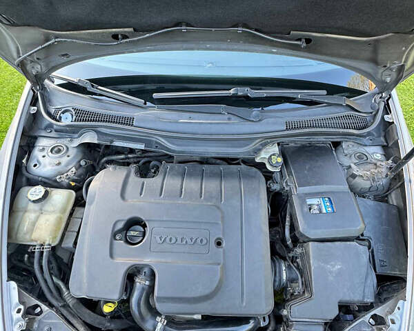 Серый Вольво В50, объемом двигателя 1.6 л и пробегом 276 тыс. км за 5800 $, фото 10 на Automoto.ua