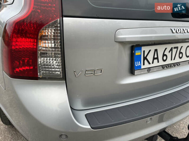 Сірий Вольво V50, об'ємом двигуна 2 л та пробігом 241 тис. км за 7500 $, фото 11 на Automoto.ua