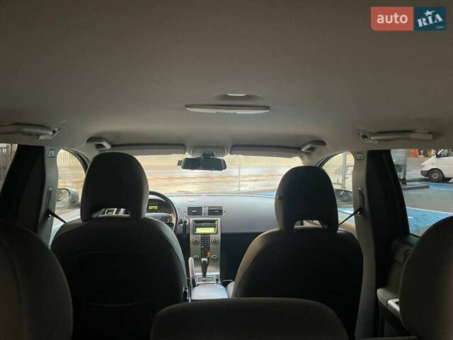 Сірий Вольво V50, об'ємом двигуна 2 л та пробігом 255 тис. км за 7400 $, фото 11 на Automoto.ua