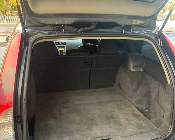 Сірий Вольво V50, об'ємом двигуна 2 л та пробігом 253 тис. км за 7900 $, фото 6 на Automoto.ua