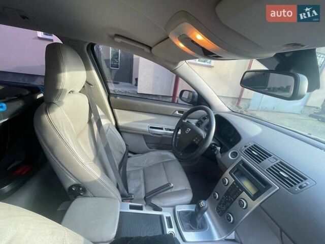 Сірий Вольво V50, об'ємом двигуна 2 л та пробігом 507 тис. км за 6600 $, фото 5 на Automoto.ua