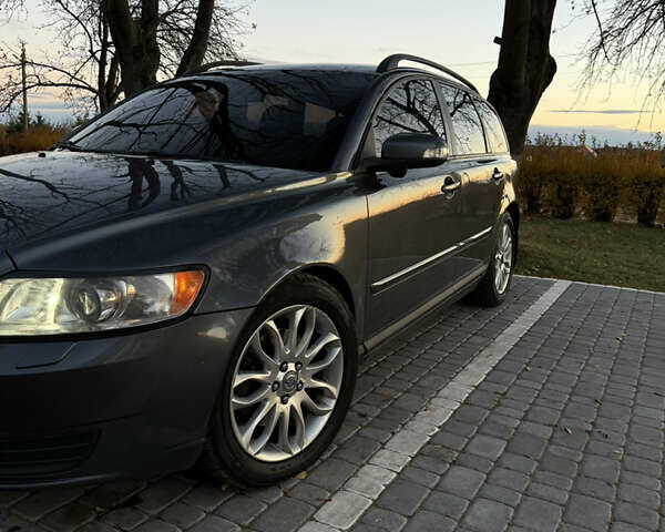 Вольво В50 2008 в Рава-Русская на Automoto.ua Серый Вольво В50, объемом двигателя 2 л и пробегом 418 тыс. км за 5499 $, фото 1 на Automoto.ua