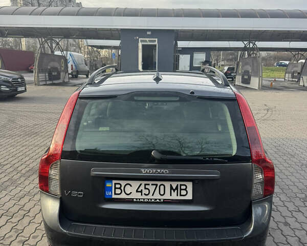 Серый Вольво В50, объемом двигателя 1.6 л и пробегом 321 тыс. км за 4000 $, фото 7 на Automoto.ua