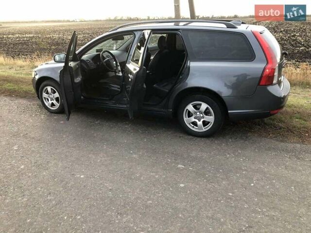 Серый Вольво В50, объемом двигателя 1.6 л и пробегом 260 тыс. км за 7000 $, фото 11 на Automoto.ua